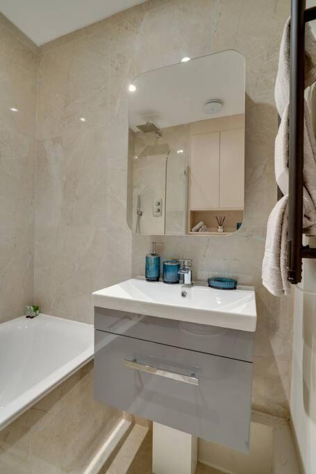 Glamorous Art Deco Flat In Chelsea Londres Extérieur photo